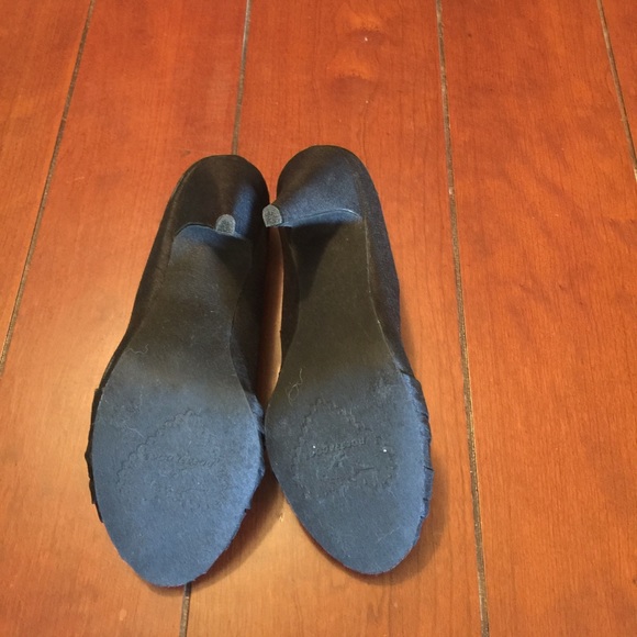 Black dress shoes - Picture 2 of 3