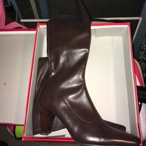 New in Box tall Aerosoles brown boots