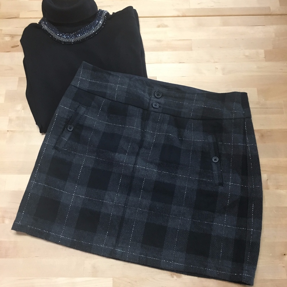 ⬇️  GAP Mini Plaid Skirt