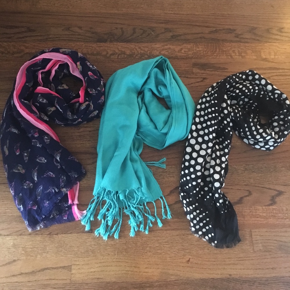Scarves / wraps