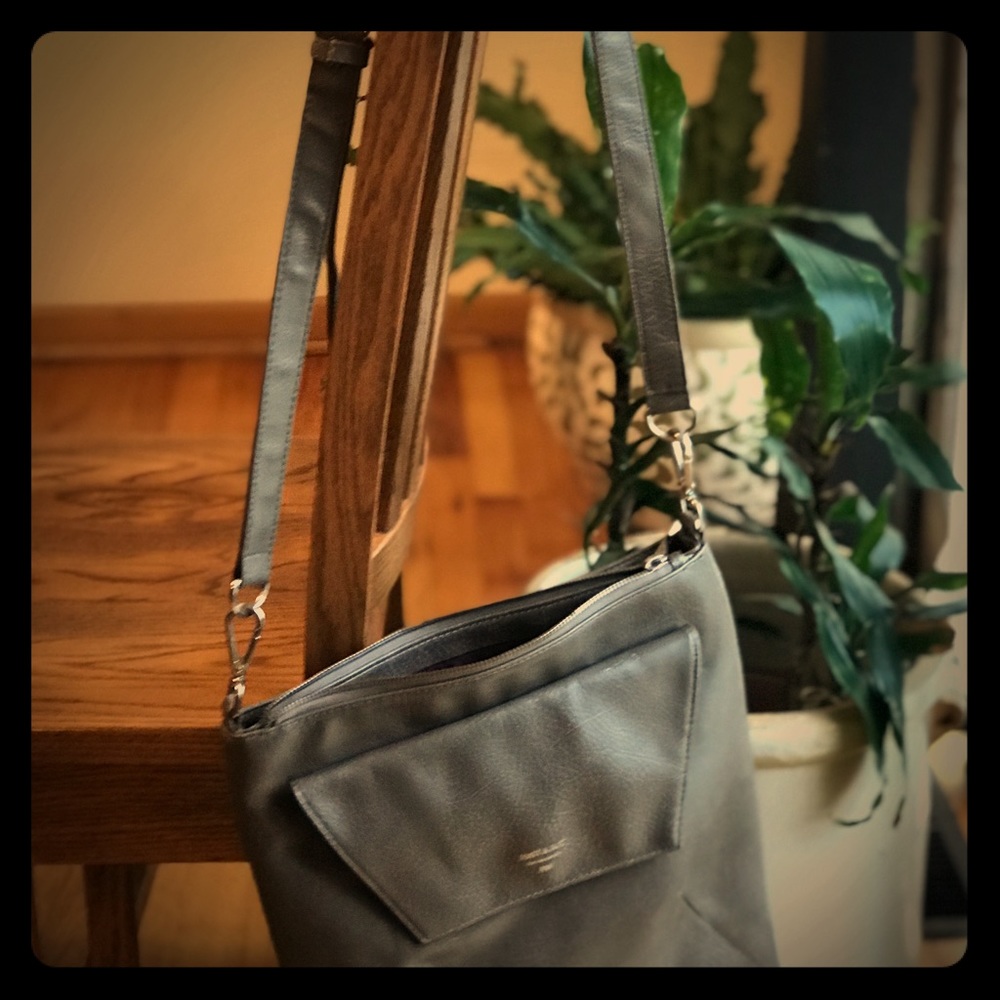 Matt & Nat vegan roomy shoulder bag