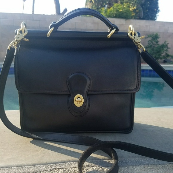 Coach Handbags - Vintage Coach Willis Crossbody
