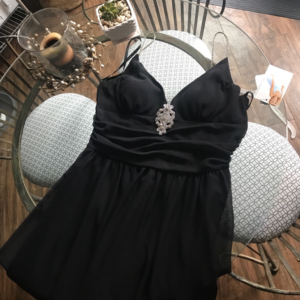 Juniors Black dress. Size 16