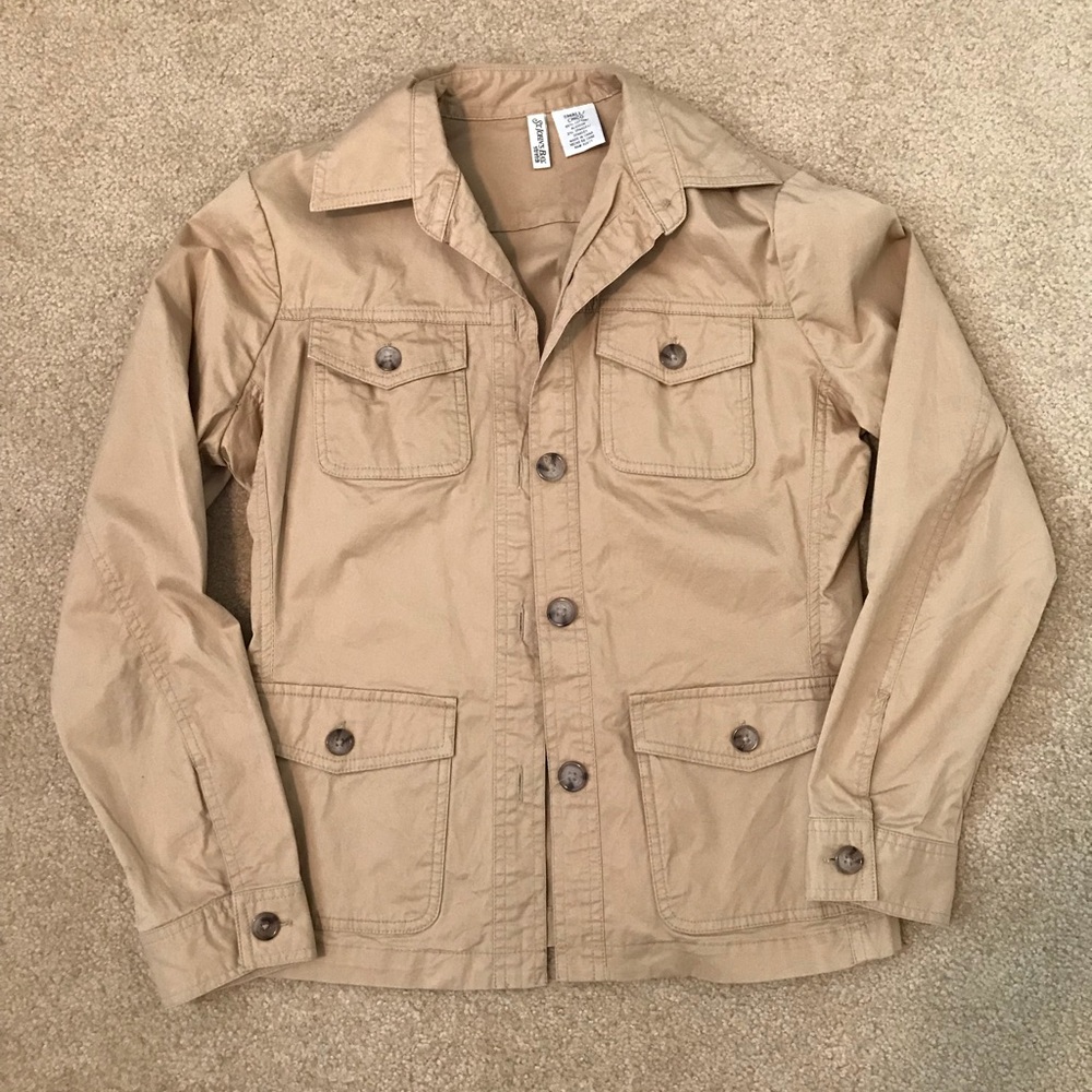 Thin khaki button up jacket