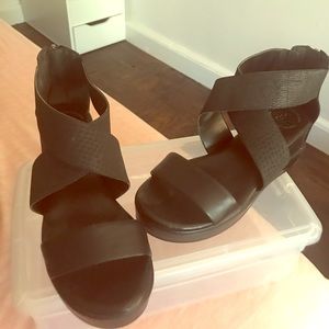 French connection sandals
