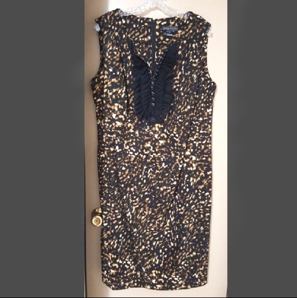 Jessica Howard Embellished Neckline Print Dress