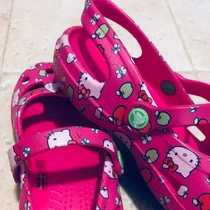 10 T | Hello Kitty Crocs