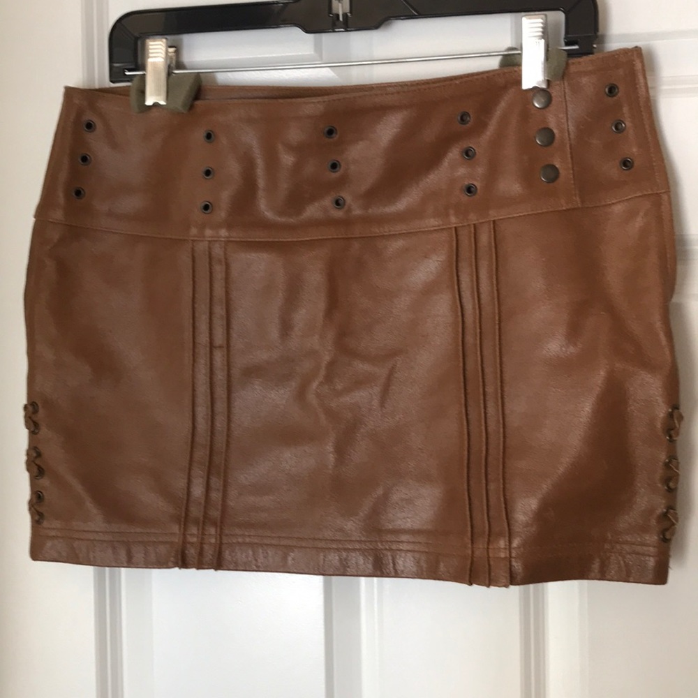 Brown leather mini skirt!