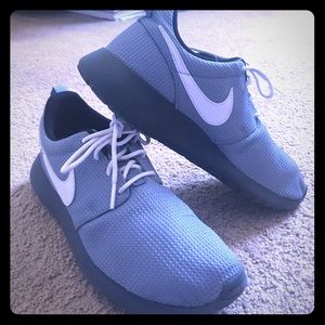 Nike Roshe Runs 🏃🏼‍♀️