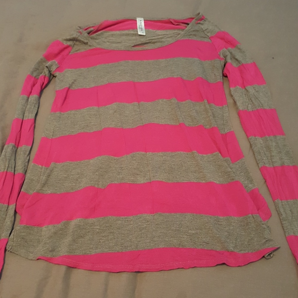 Top - Picture 1 of 2