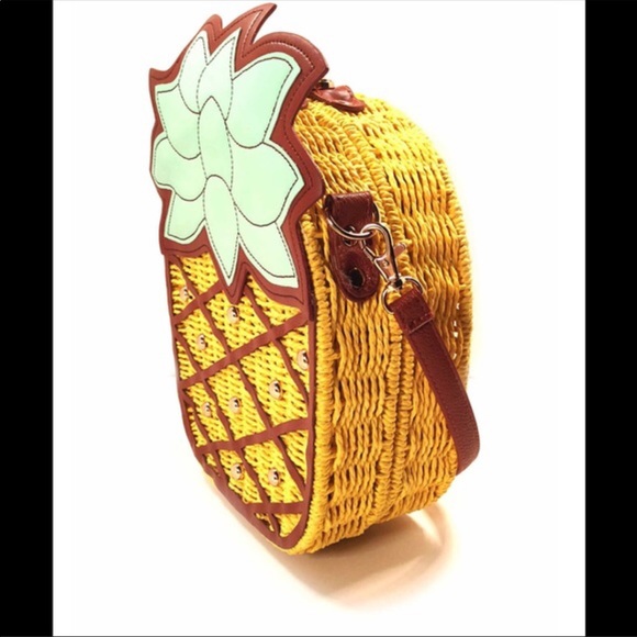 Pineapple wicker purse - Picture 4 of 5