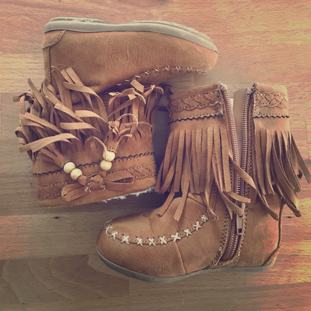 Cute fringe booties!