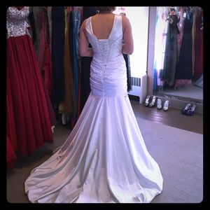 Wedding dress never used $300