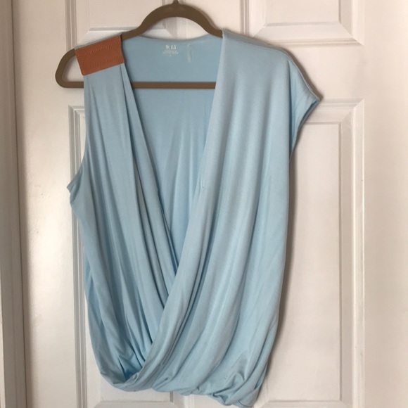 🔥Sold🔥Saks Fifth Ave Blue top - Picture 1 of 4