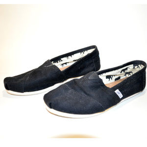 Black Canvas Women's Toms Classic slip On