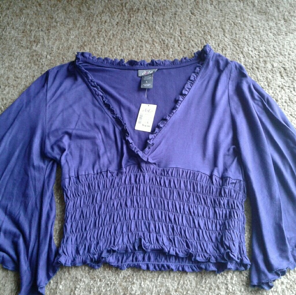 ~1/2 sleeve purple top~ - Picture 1 of 4