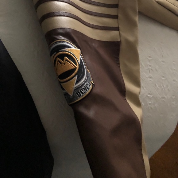 Premium Leather Bomber Jacket With Patches - Picture 3 of 5