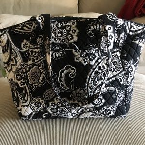 Vera Bradley travel tote in midnight paisley! New
