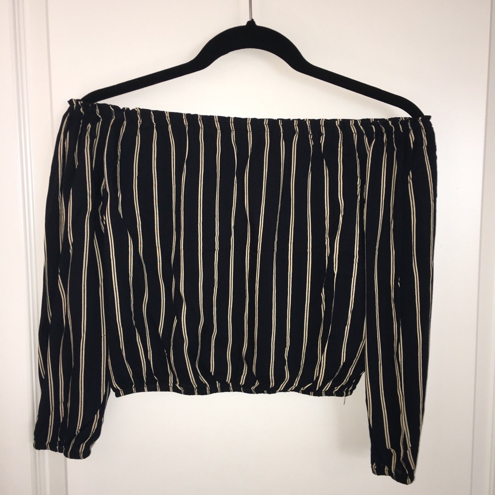 Brandy Melville off the shoulder top