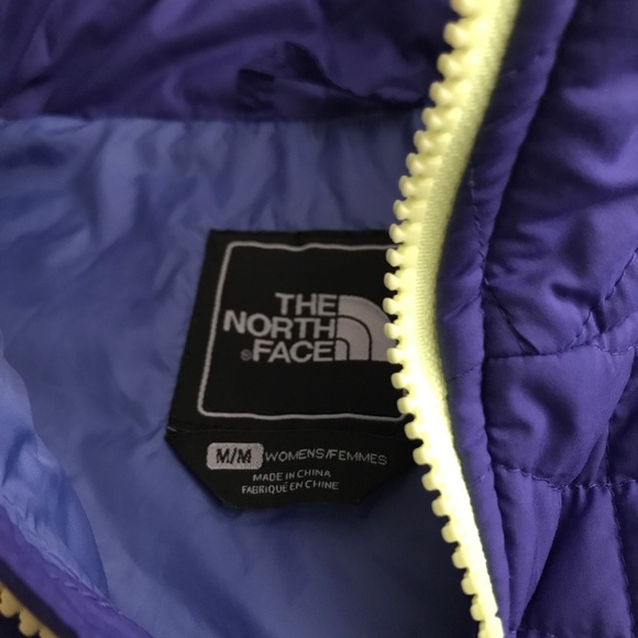 🎉SOLD🎉NorthFace blue Puffer jacket - Picture 5 of 5