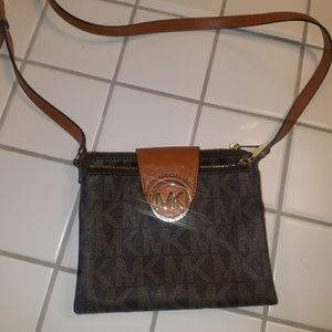 Michael kors crossbody