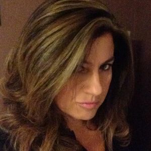 Meet your Posher, Dina