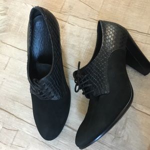 Ecco Shape 75 Oxford Pump.