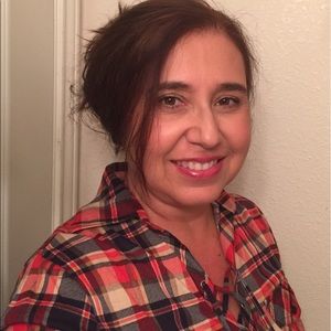 Meet your Posher, Debbie