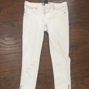 White Jeans w/ zippers at ankles