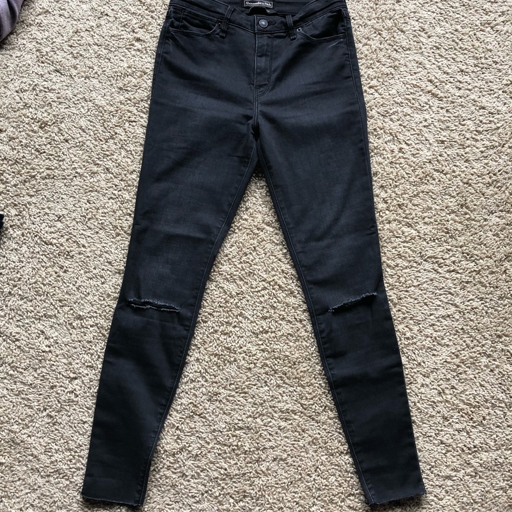 Abercrombie & Fitch black distressed skinny jeans