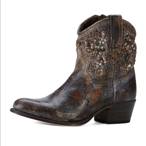 frye deborah studded