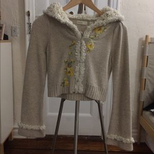 Cream sweater with hoodie