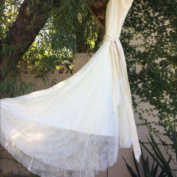 Vera Wang chantilly lace Wedding Gown SZ 10 - Picture 5 of 5