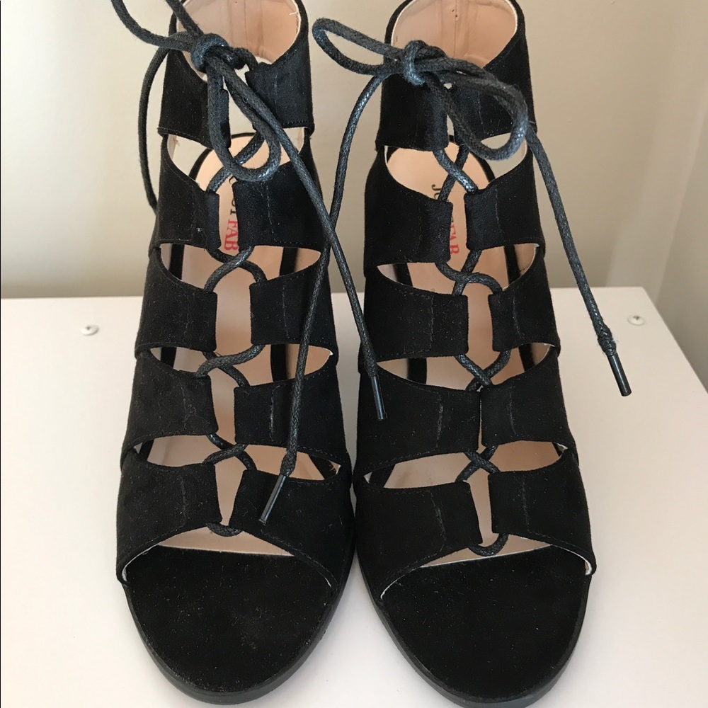 JustFab Black Suede Lace Up Chunky Heels sz 5.5