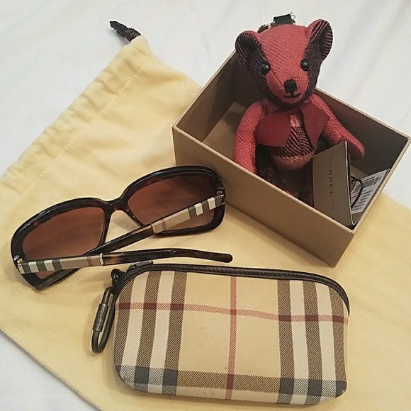 burberry keychain pouch