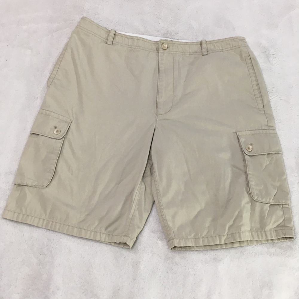 Axcess khaki shorts - Size 34 100% cotton