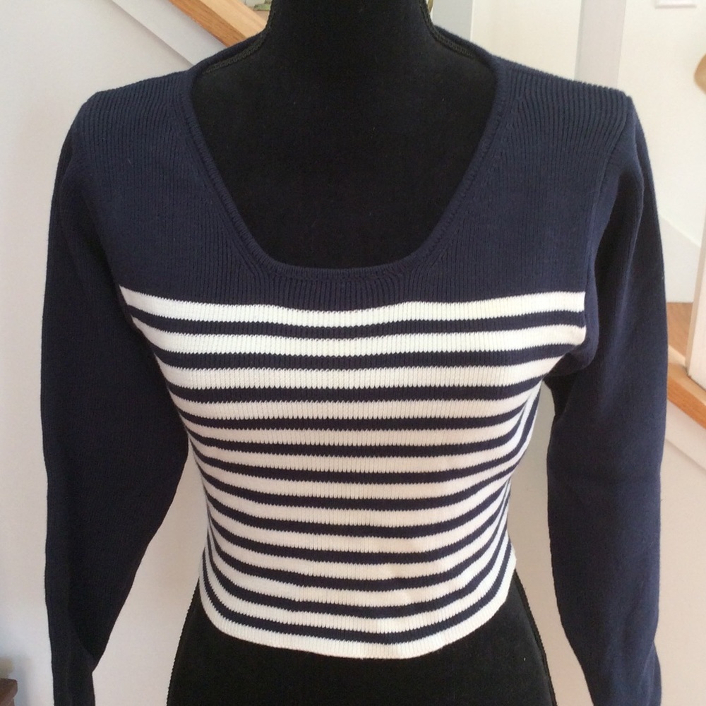 💖Fantastic quality striped crop sweater! 🛍 - Picture 1 of 4