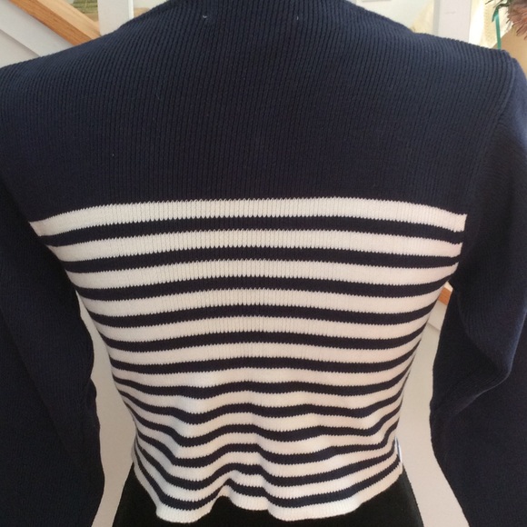 💖Fantastic quality striped crop sweater! 🛍 - Picture 2 of 4
