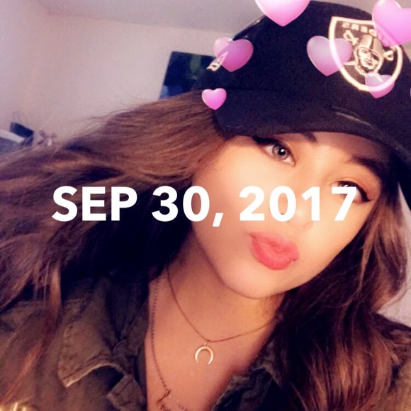 Meet your Posher, Adriana - Picture 1 of 1