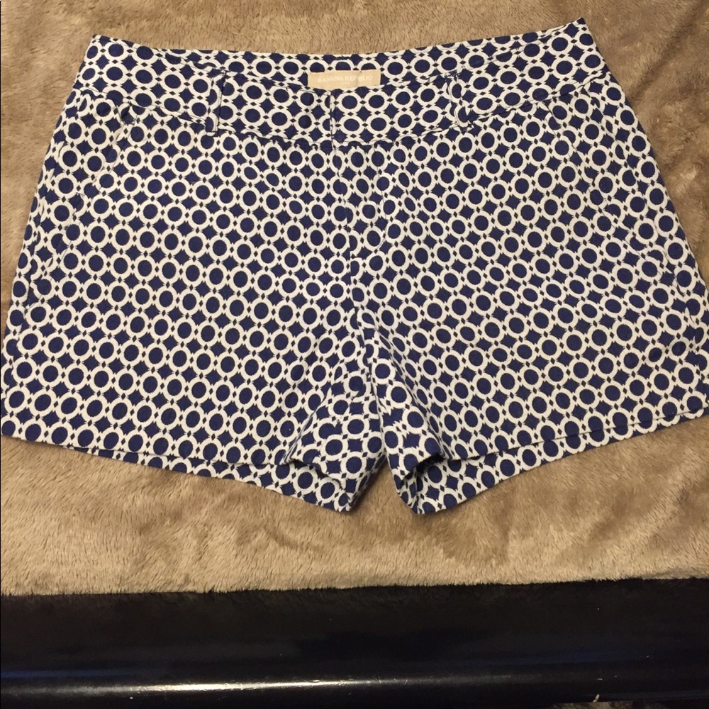 Banana republic navy and white shorts