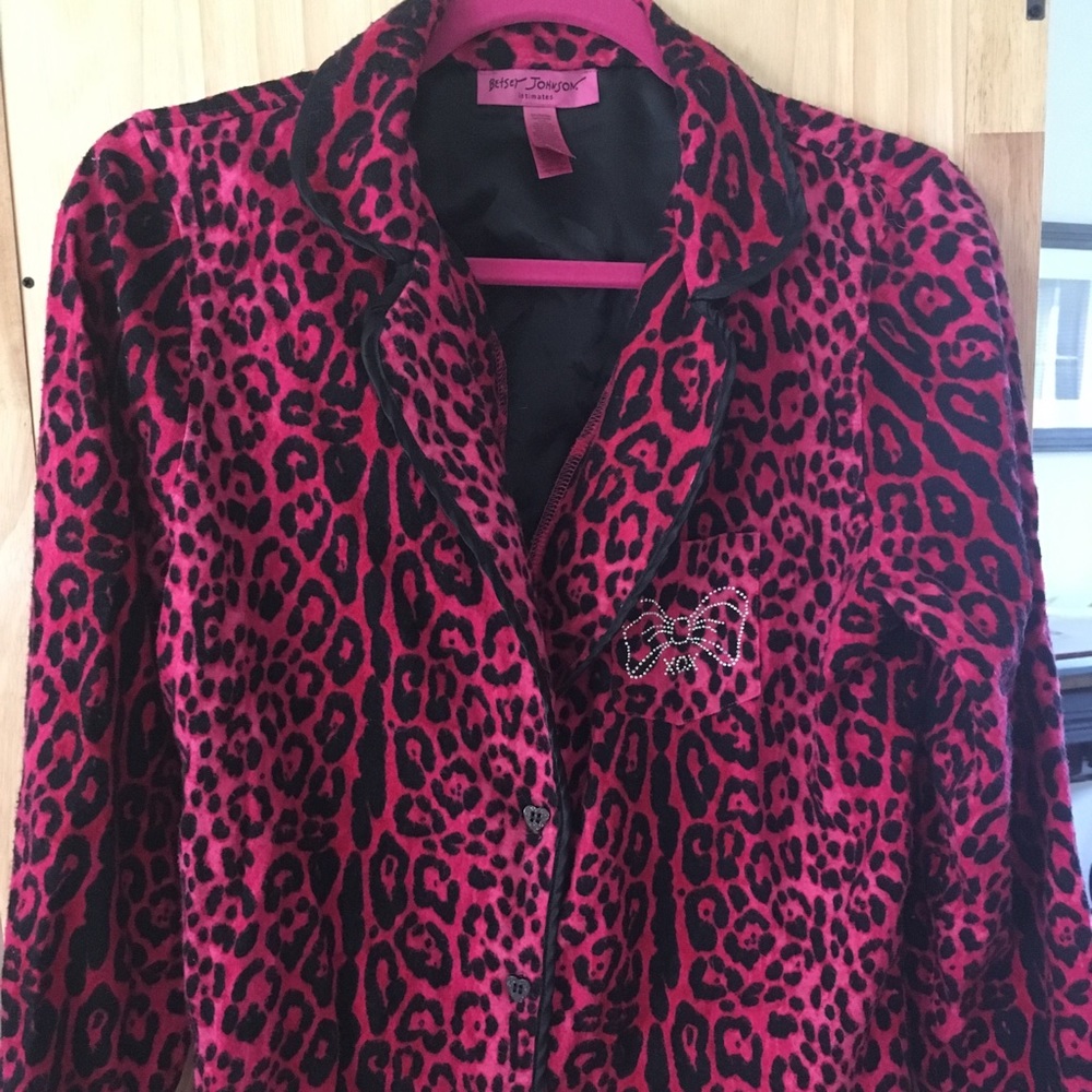 Adorable hot pink Betsey Johnson pajamas