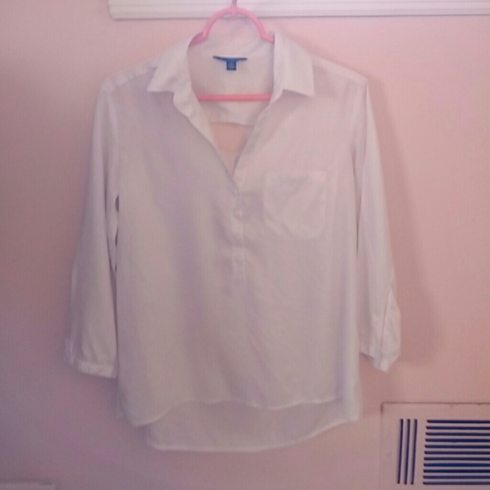 AEO small blouse w eyelash opening in back