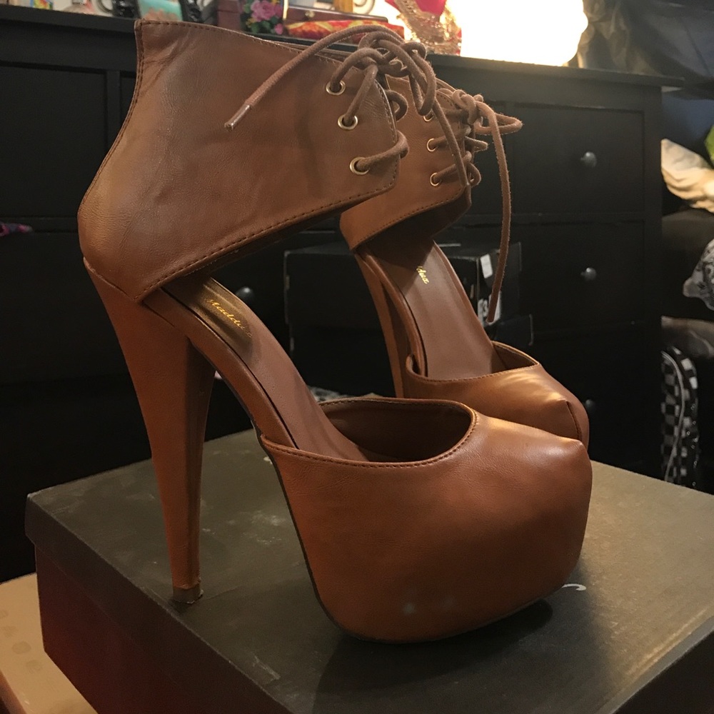 Caramel heels - Picture 2 of 2