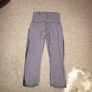 Lululemon cropped leggings.
