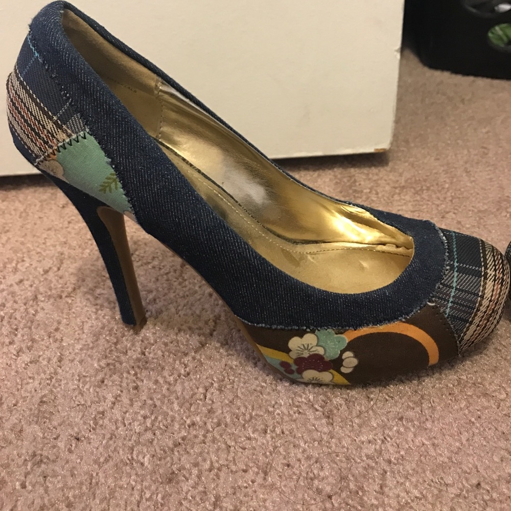 Women’s jean heals