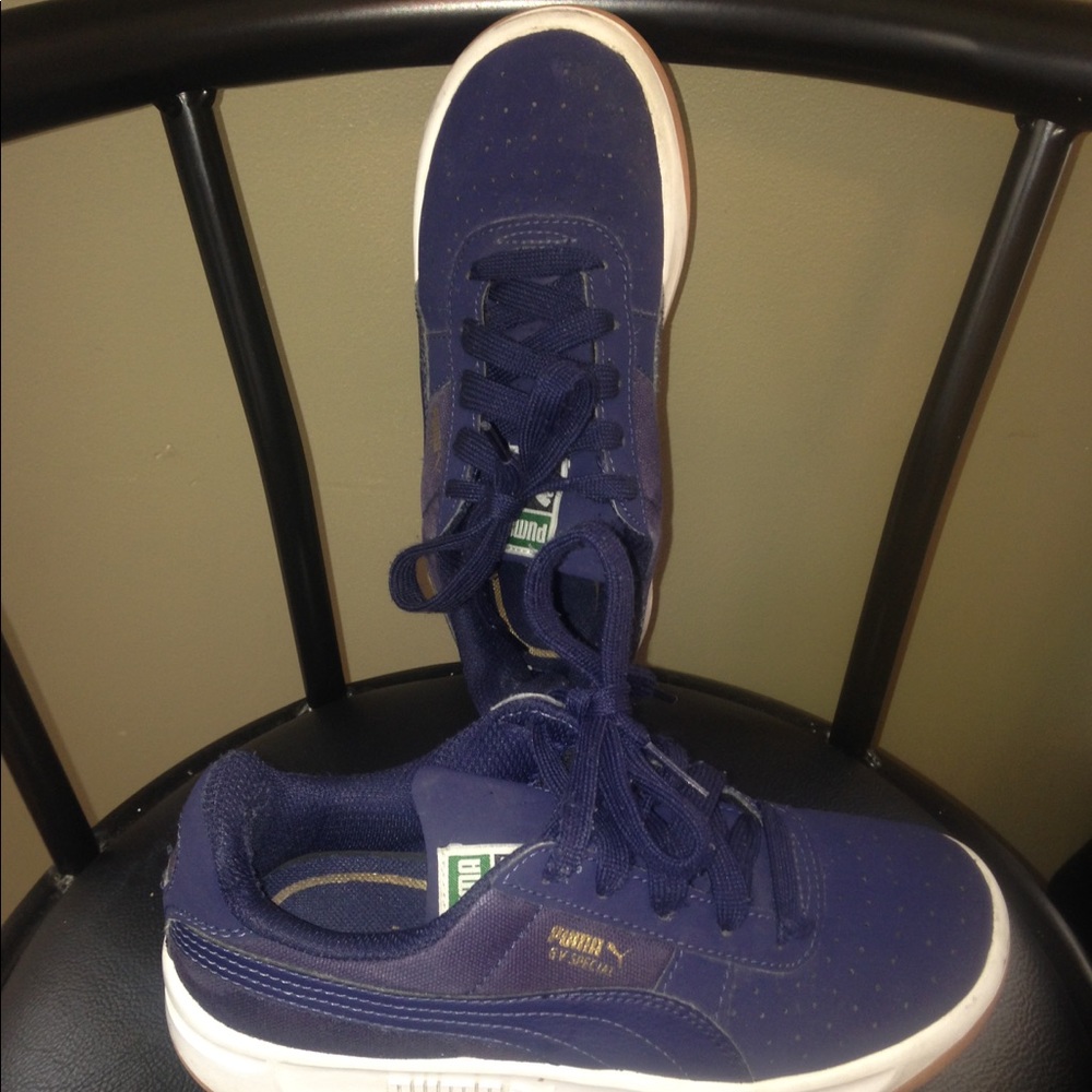 Little boys sneakers