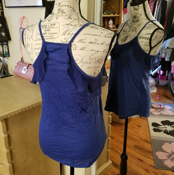 *BOGO🌹Super Cute Ruffle Top🌹 - Picture 4 of 6