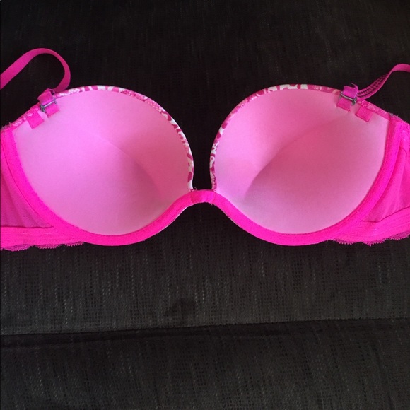 VS PINK strap/strapless bra! - Picture 4 of 4