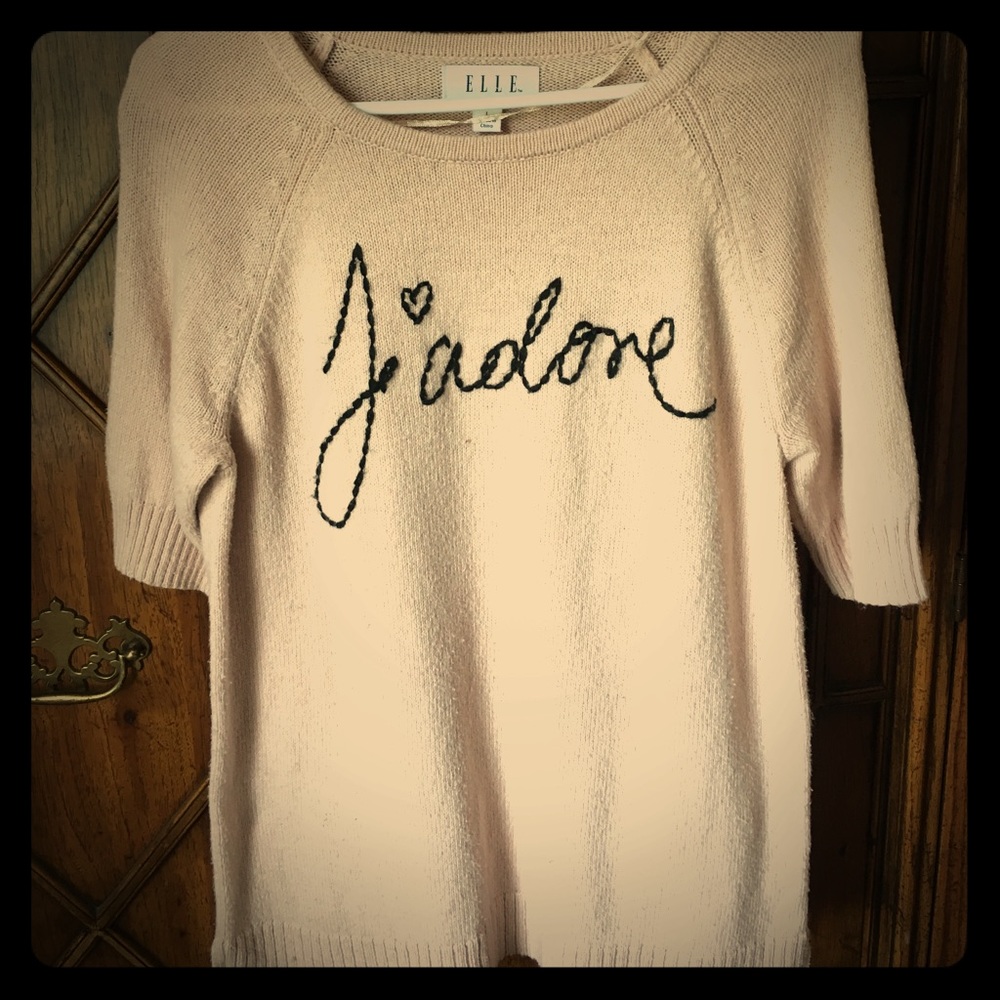 Elle J'adore short sleeve sweater.