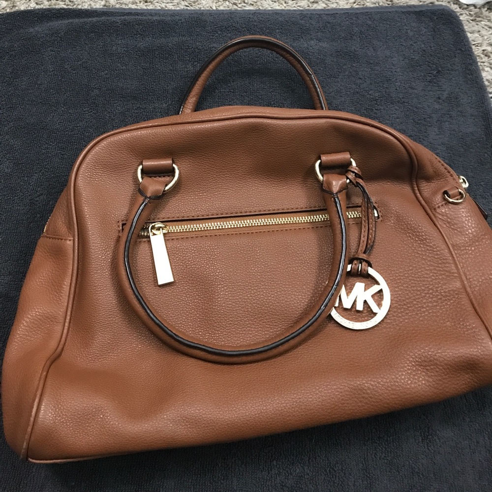 Super cute Michael Kors Purse!